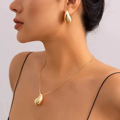 Love Twist Earrings